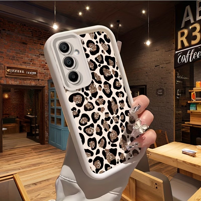 غطاء هاتف من السيليكون الناعم  - مراجعة Samsung Galaxy S24 وسعره
